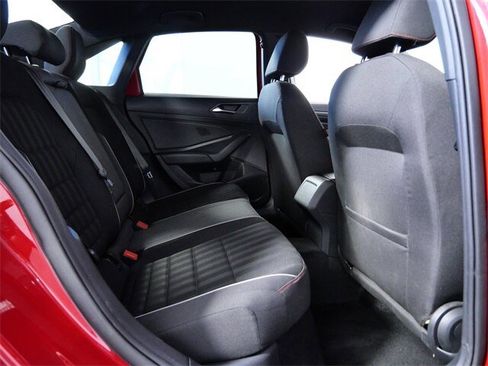 Used 2019 Volkswagen Jetta GLI image 12