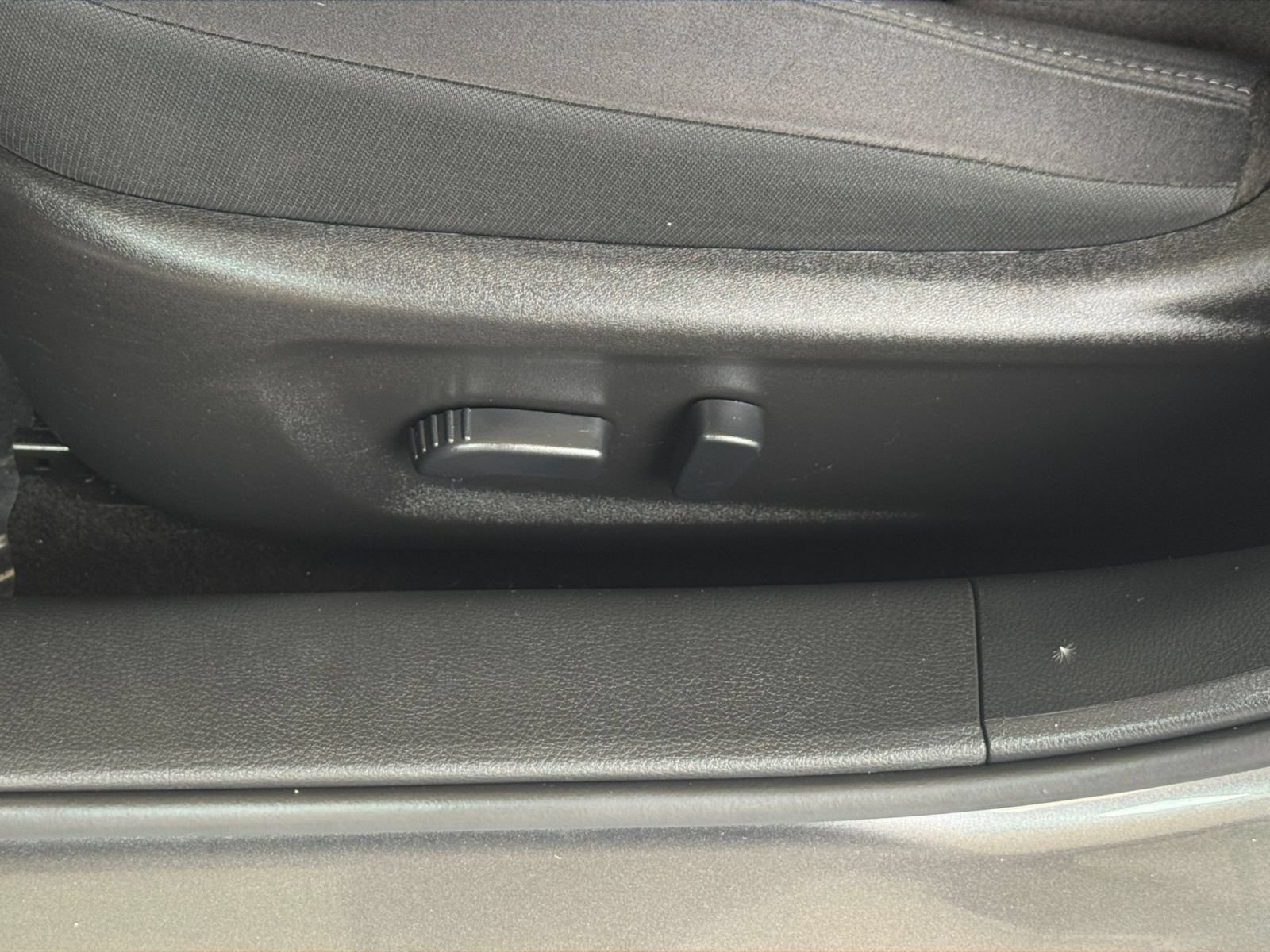 Used 2025 Nissan Altima 2.5 SV FWD image 21