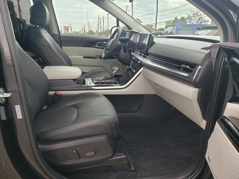 Certified 2024 Kia Carnival SX Prestige FWD image 20