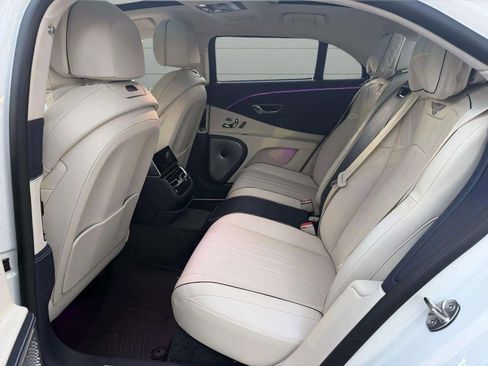Certified 2024 Bentley Flying Spur V8 image 20