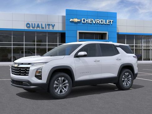 New 2026 Chevrolet Equinox LT FWD image 2