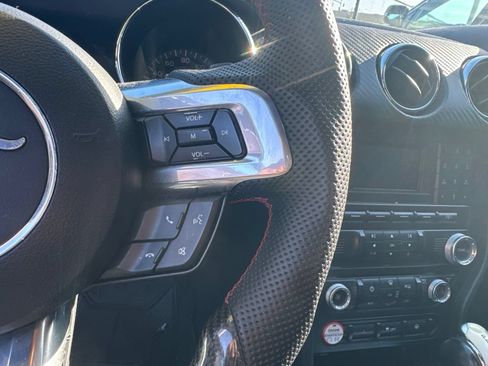 Used 2015 Ford Mustang Coupe RWD image 12