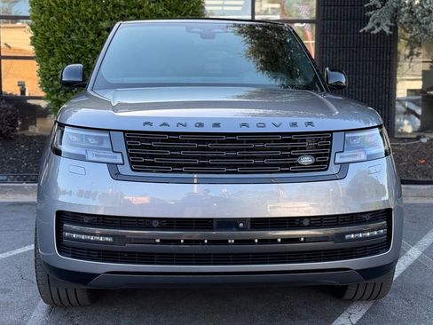 Used 2024 Land Rover Range Rover SE AWD/4WD image 3