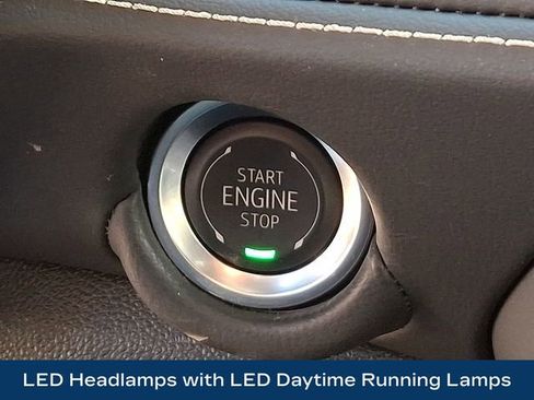 Used 2025 Chevrolet Suburban Premier image 29