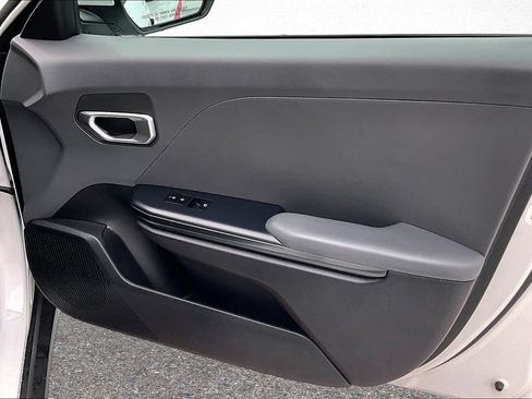 Used 2025 Kia K4 FWD image 29