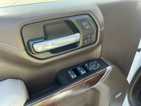 Used 2019 GMC Sierra 1500 SLT w/ SLT Premium Plus Package AWD/4WD image 16