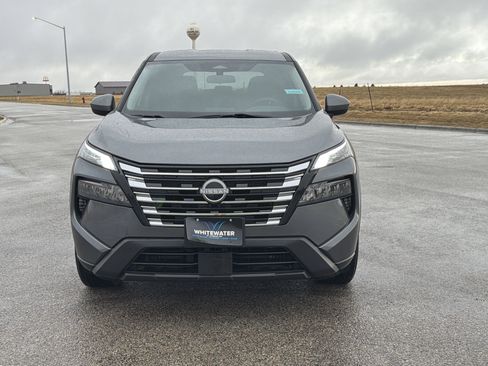 Used 2024 Nissan Rogue SV image 26