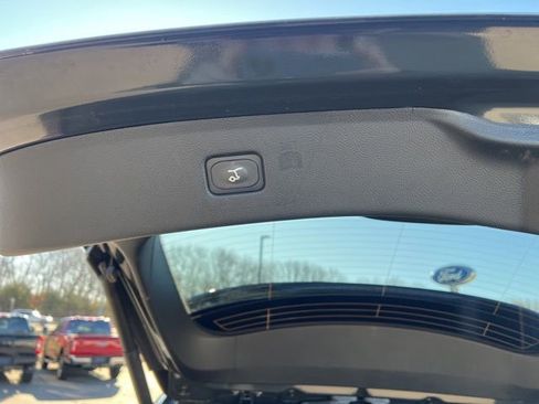 Used 2023 Ford Edge SEL w/ Convenience Package AWD/4WD image 10