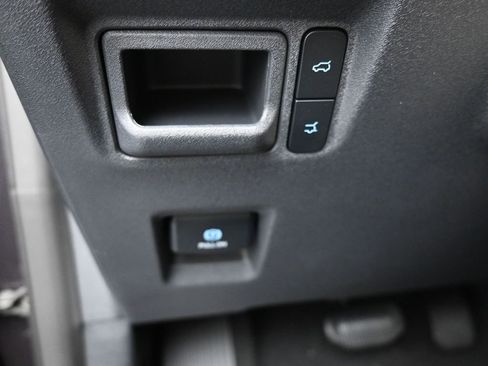 New 2025 Ford Expedition Active image 13