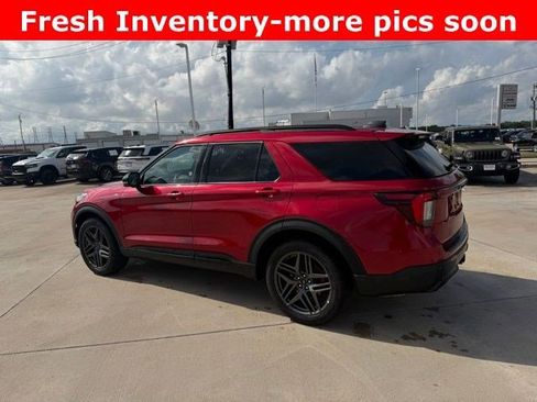 Used 2025 Ford Explorer ST-Line w/ ST-Line Street Pack AWD/4WD image 5