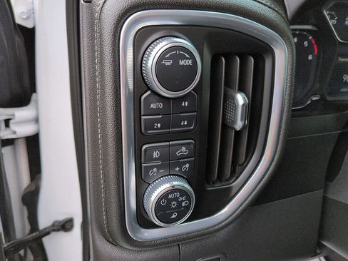 Used 2021 GMC Sierra 1500 SLT w/ SLT Premium Package AWD/4WD image 17