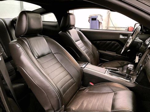 Used 2012 Ford Mustang Premium image 8