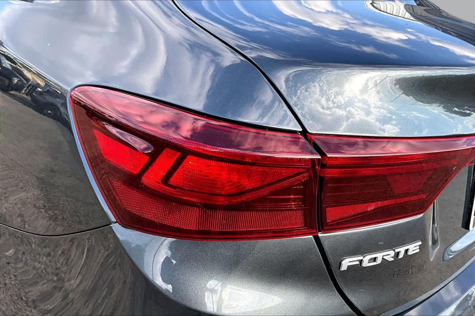 Used 2022 Kia Forte LXS FWD image 28