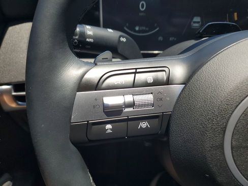 Certified 2025 Hyundai Tucson Limited FWD image 19