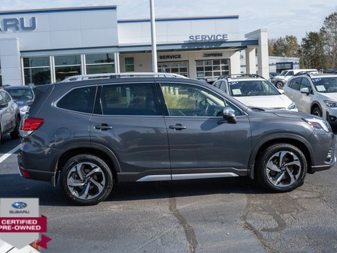 Used 2023 Subaru Forester Touring image 2