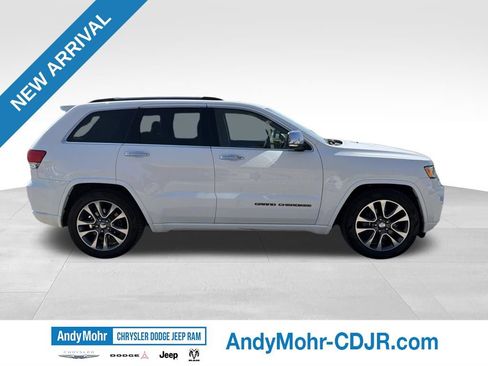 Used 2017 Jeep Grand Cherokee Overland AWD/4WD image 8