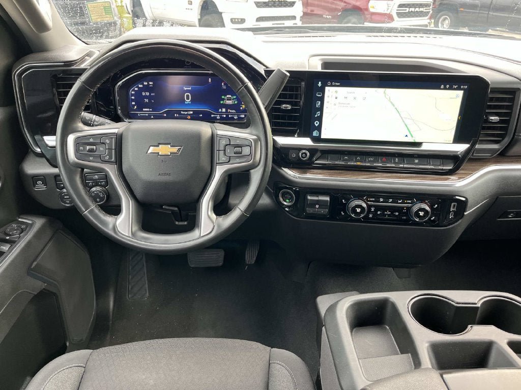 Used 2025 Chevrolet Silverado 1500 LT AWD/4WD image 11