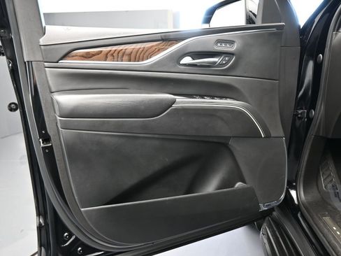 Used 2021 Cadillac Escalade ESV Sport Platinum image 18