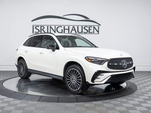 Used 2023 Mercedes-Benz GLC 300 4MATIC image 3