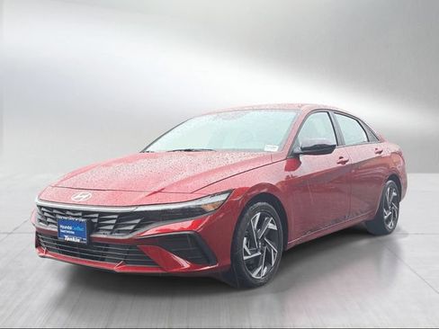 Certified 2025 Hyundai Elantra SEL FWD image 7