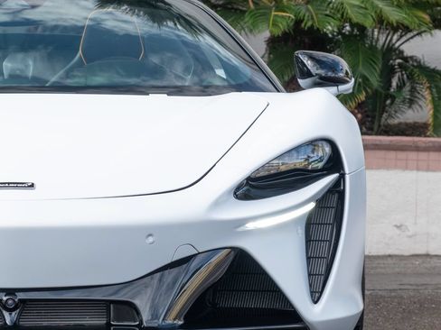 Used 2025 McLaren Artura Spider RWD image 28