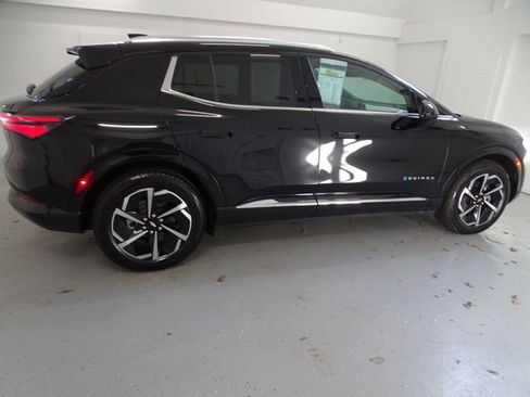 Used 2025 Chevrolet Equinox EV LT FWD image 21