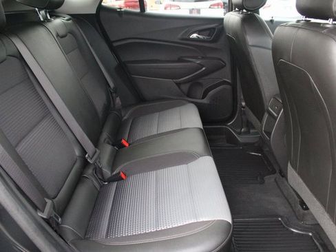 Used 2025 Chevrolet Trax LT w/ LT Convenience Package image 22