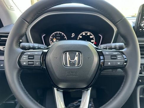 New 2025 Honda Pilot Touring image 28