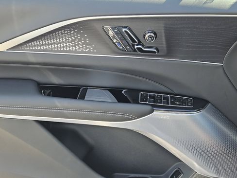 New 2026 Cadillac Lyriq V w/ Exterior Carbon Fiber Package AWD/4WD image 16