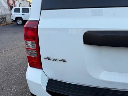 Used 2014 Jeep Patriot Sport image 32