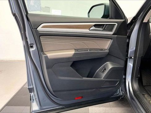 Used 2021 Volkswagen Atlas SEL FWD image 26