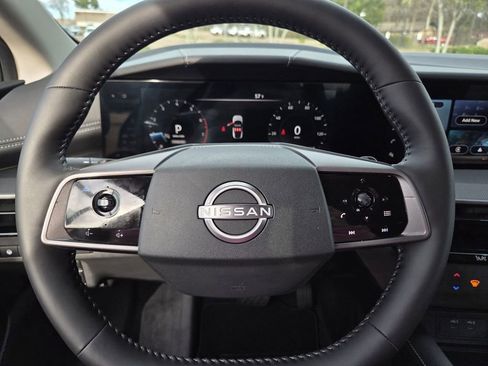 Used 2025 Nissan Murano SV image 17