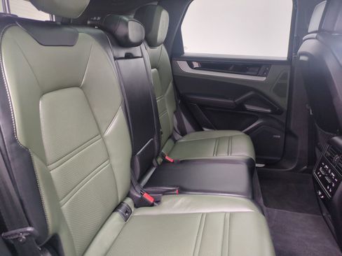 Certified 2024 Porsche Cayenne AWD/4WD image 24