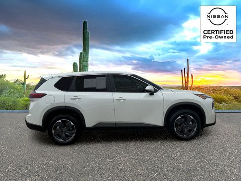 Certified 2025 Nissan Rogue SV FWD image 7