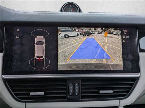 Used 2022 Porsche Cayenne image 10