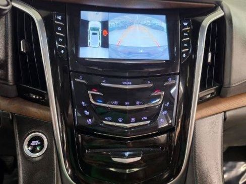 Used 2016 Cadillac Escalade ESV Premium AWD/4WD image 21