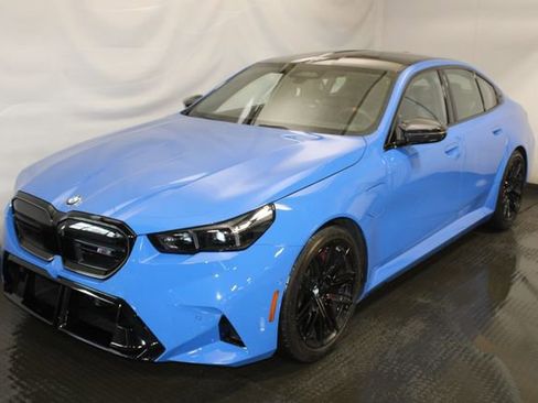 Used 2026 BMW M5 w/ Carbon Package AWD/4WD image 1