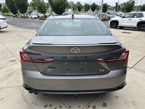 Used 2025 Toyota Camry SE w/ Convenience Package AWD/4WD image 8
