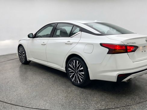 Used 2025 Nissan Altima 2.5 SV FWD image 6