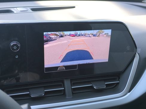 Used 2026 Chevrolet Trax LS w/ LS Convenience Package FWD image 16