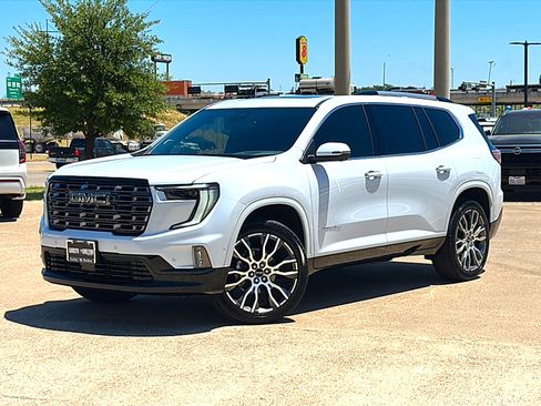 Used 2026 GMC Acadia Denali Ultimate FWD image 2