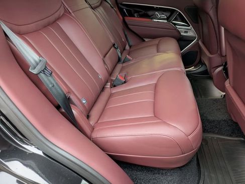 New 2026 Land Rover Range Rover SE image 17