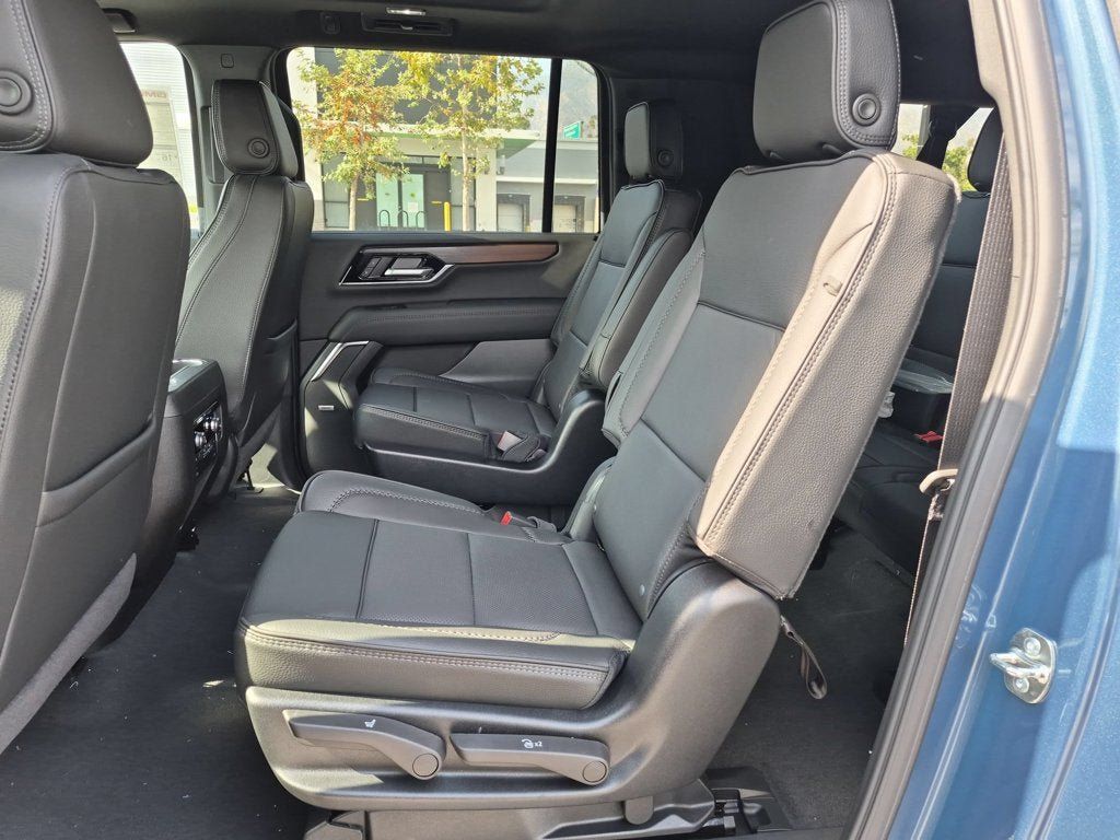 New 2026 GMC Yukon XL Denali w/ Sun & Power Step Package AWD/4WD image 22