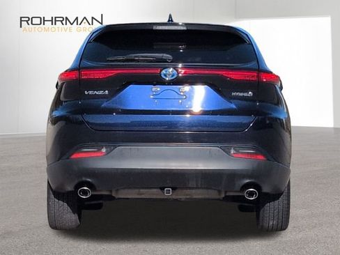 Certified 2021 Toyota Venza LE w/ Carpet Mat Package (TMS) image 6