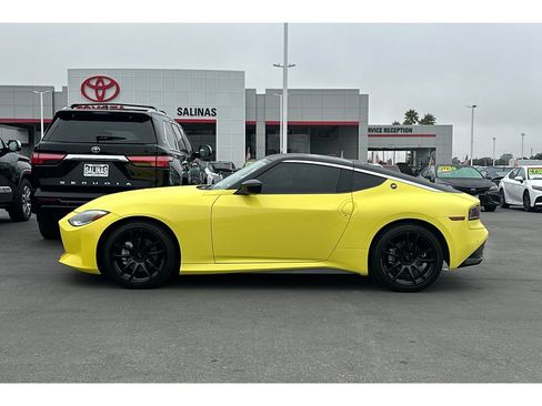 Used 2024 Nissan Z Sport w/ Floor Mat Package RWD image 7