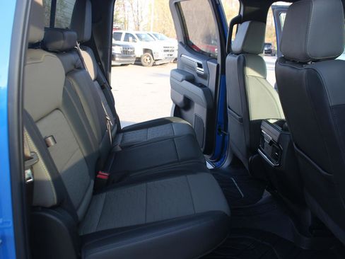 Used 2025 Chevrolet Silverado 1500 ZR2 w/ Technology Package image 40