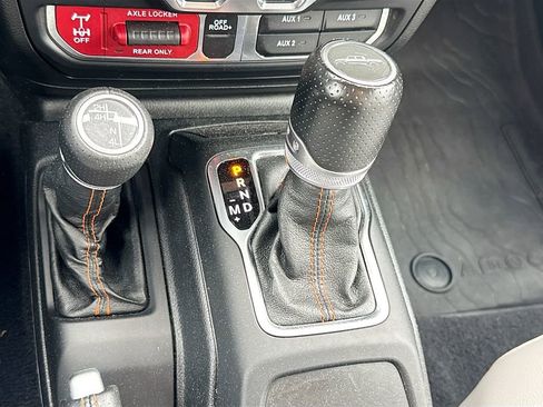 Used 2021 Jeep Gladiator Mojave AWD/4WD image 18