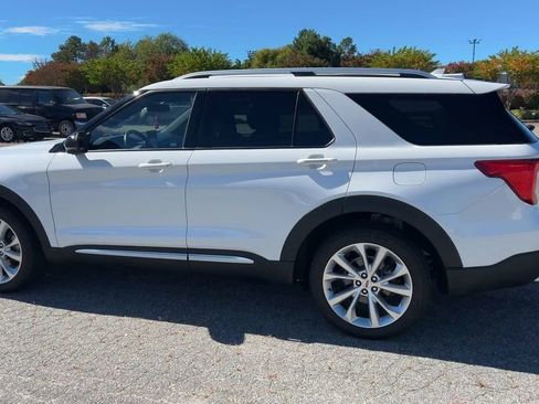 Used 2022 Ford Explorer Platinum w/ Equipment Group 601A image 38