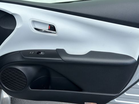 Used 2017 Toyota Prius One FWD image 32