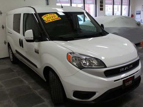 Used 2019 RAM ProMaster City Tradesman SLT image 3